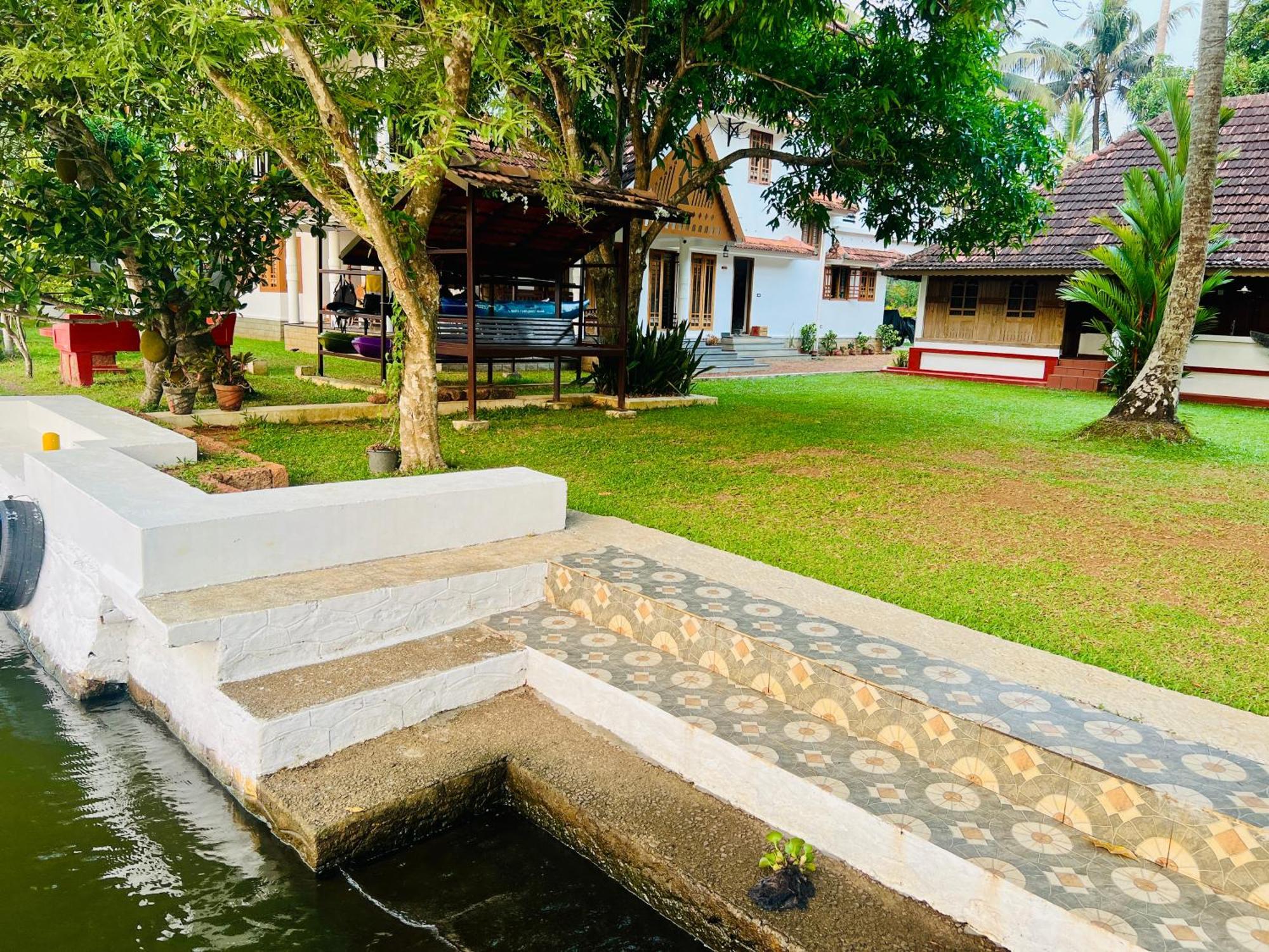 The Pamba Heritage Villa Champakulam Exterior foto